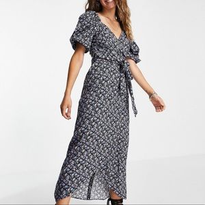 Topshop wrap dress with puff sleeves in Floral print!